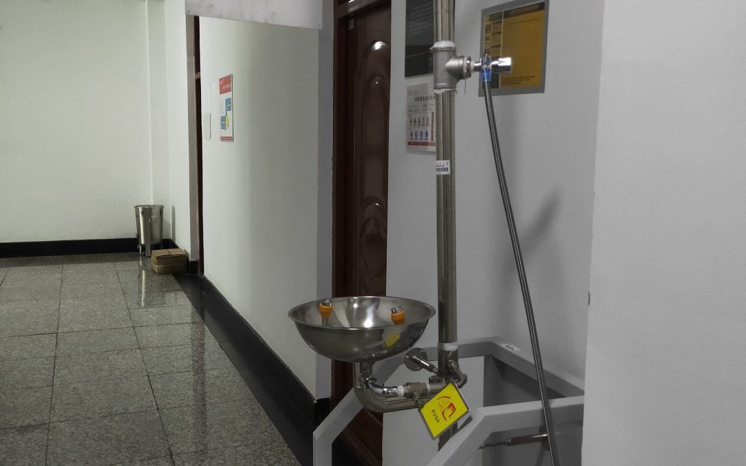 Emergency Shower and Eyewash Station: Features, Usage, Precautions, and Post-2025 Standard Updates